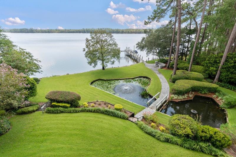 2652 Edgewater Dr, Niceville, FL 32578 - MLS 932195 for Sale