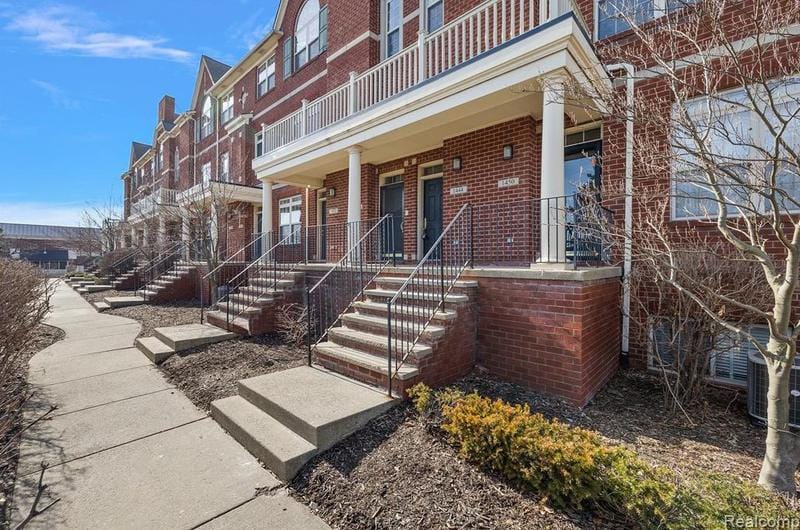 1444 Devon Ln, Troy, MI 48084 - MLS 20240007929 for Rent