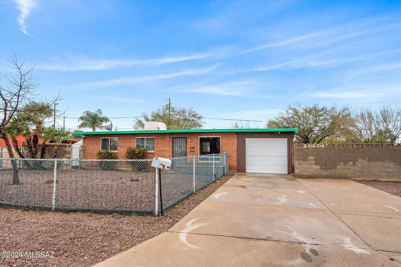1518 S Avenida Regulo, Tucson, AZ 85710  621205176 for Sale