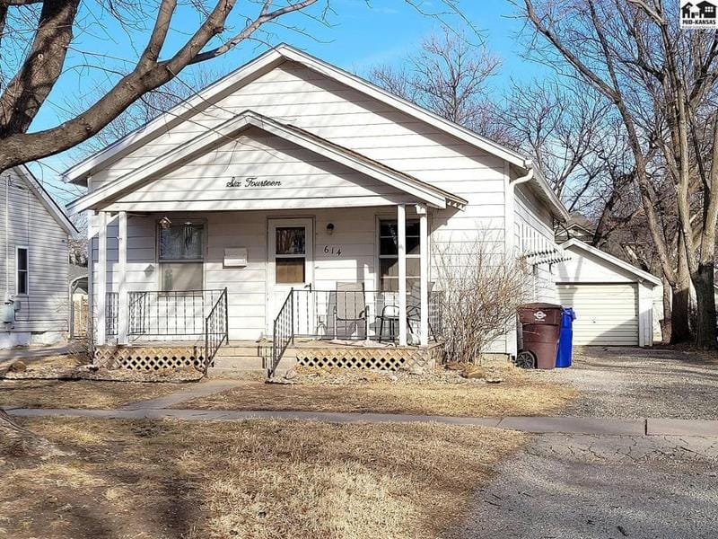 614 N CHESTNUT ST, Mc Pherson, KS 67460 Single Family Residence For Sale  MLS# 49794 for Rent