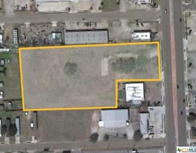 3007 N Navarro Street, Victoria, TX 77901 for Sale