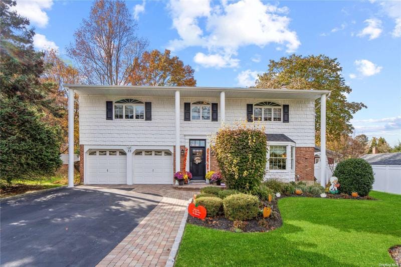 33 Fulton Avenue, Smithtown, NY 11787 for Sale