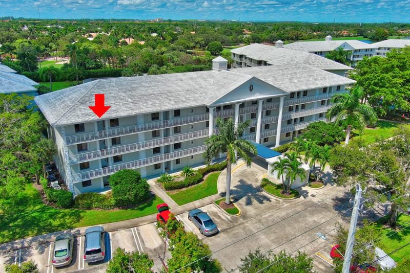 2621 Village Boulevard, Unit 301, West Palm Beach, FL 33409 for Sale