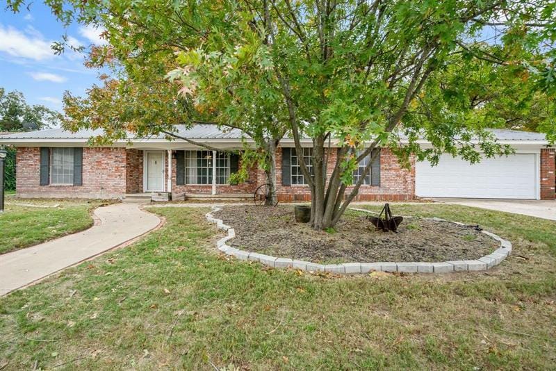 1380 N Rose Dr, Stephenville, TX 76401 for Sale