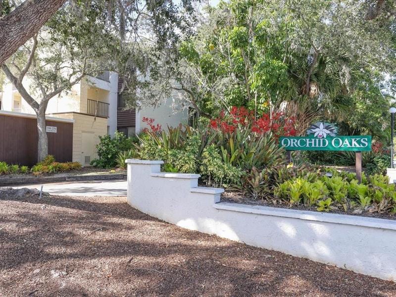 2752 Orchid Oaks Drive, Unit 303AZA, Sarasota, FL 34239 for Sale