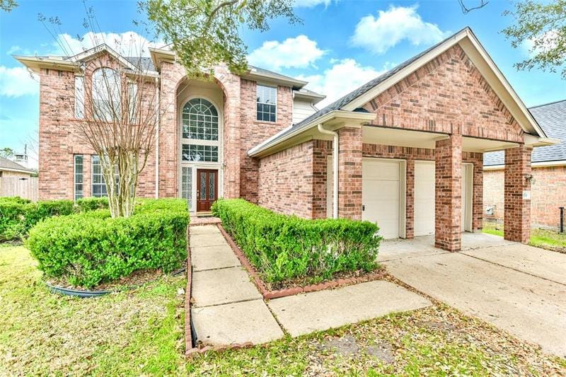 3730 Crescent Dr, Pearland, TX 77584 for Sale