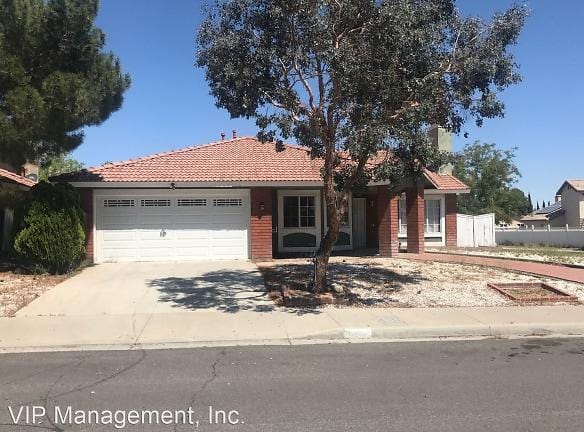 12620 Sunbird Ln - Victorville, CA 92392 - Home For Rent