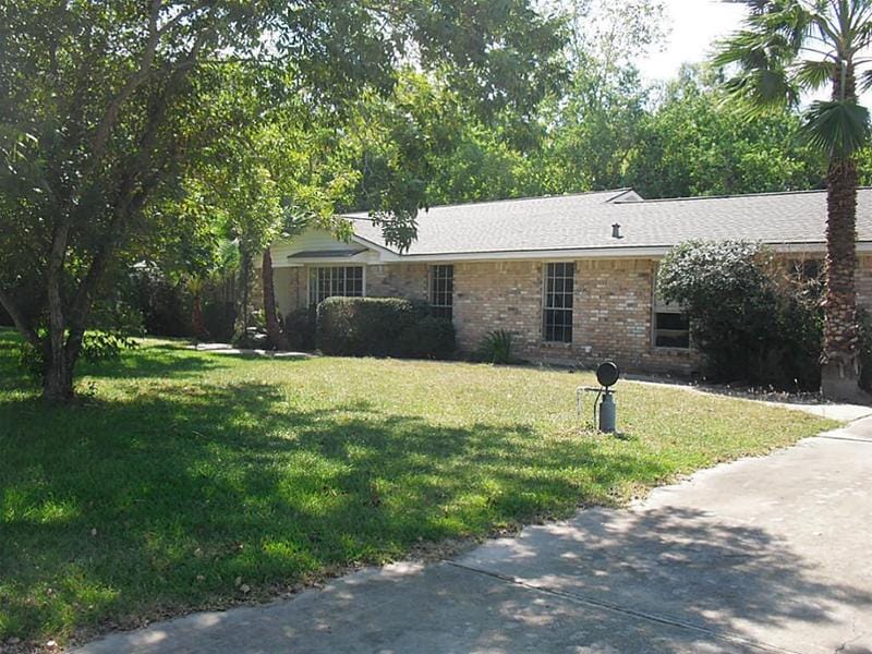 13138 MAX RD CR 108 Rd, Brookside Village, TX 77581 for Rent