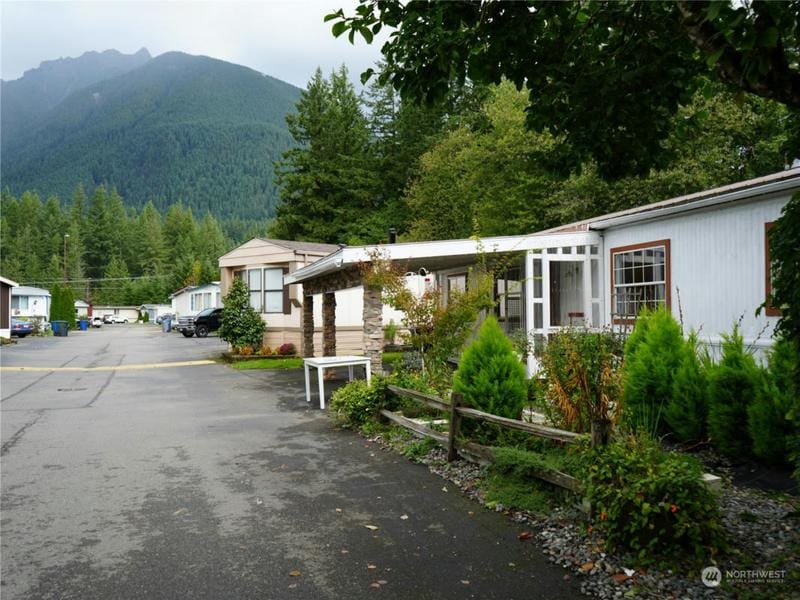 43010 SE NORTH BEND WAY, North Bend, WA 98045 Manufactured Home For Sale  MLS# 2183975