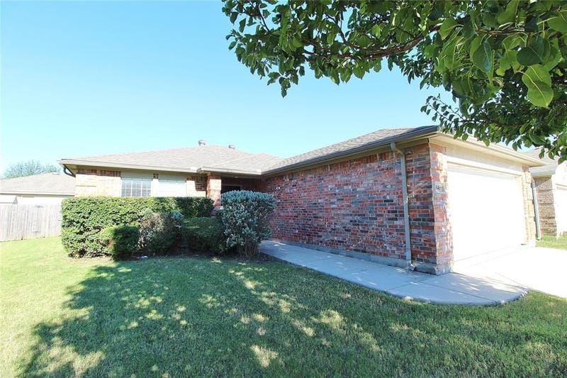 10465 Hideaway Trl, Fort Worth, TX 76131 for Rent