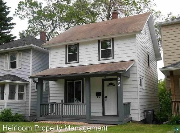 924 E 8th St - Duluth, MN 55805 - Home For Rent