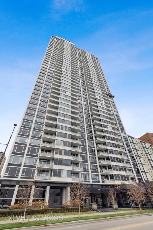 1300 North Lake Shore Drive, Unit 5A, Chicago, IL 60610 for Sale