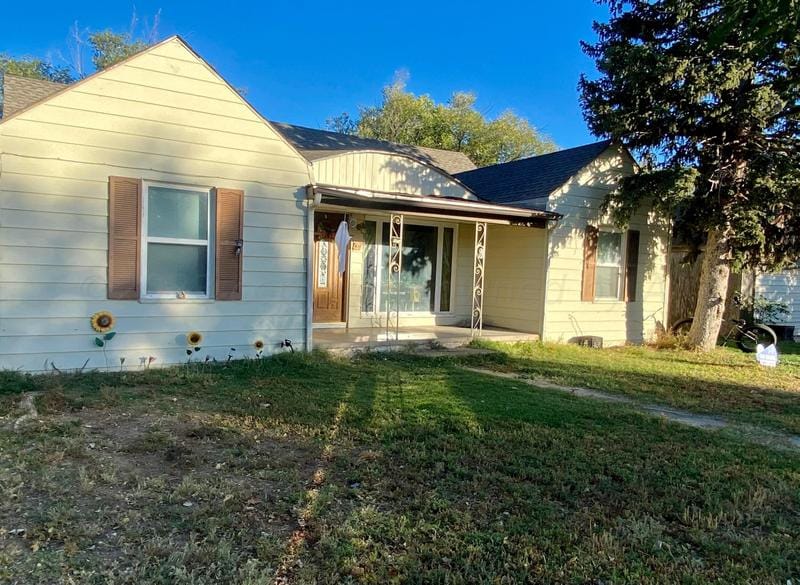 611 3rd Street, Stratford, TX 79084 for Sale
