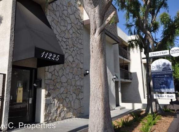 11225 Huston St - Los Angeles, CA 91601 - Home For Rent