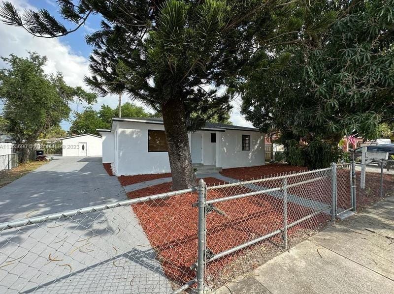 8801 NW 33rd Ave Rd, Miami, FL 33147 - MLS A11353690 for Sale