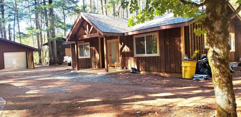 560 Mesa Verde Drive, Cave Junction OR 97523 for Sale