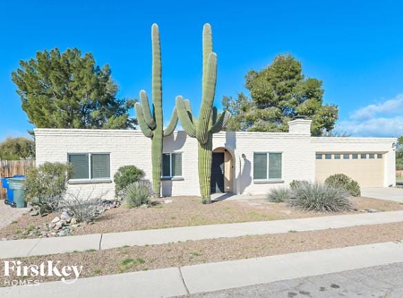 545 North Banff Avenue - Tucson, AZ 85748 - Home For Rent