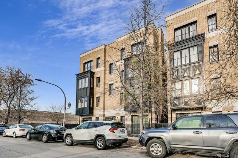 2243 N LISTER AVE APT 102, Chicago, IL 60614 Condominium For Sale  MLS# 11955958
