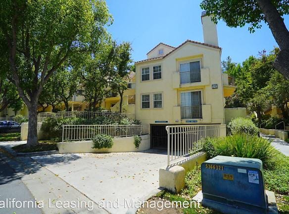 24149 Del Monte Dr. unit 308 - Santa Clarita, CA 91355 - Home For Rent