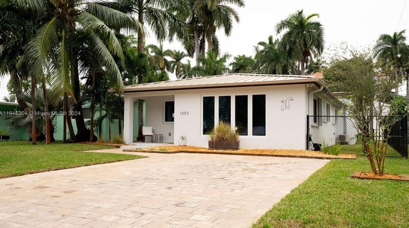 1353 Van Buren St, Hollywood, FL 33019 - MLS A11515304 for Sale