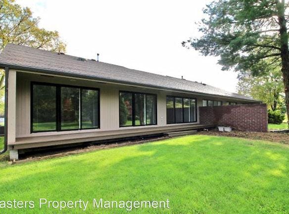 870 E Boundary St - Perrysburg, OH 43551 - Home For Rent