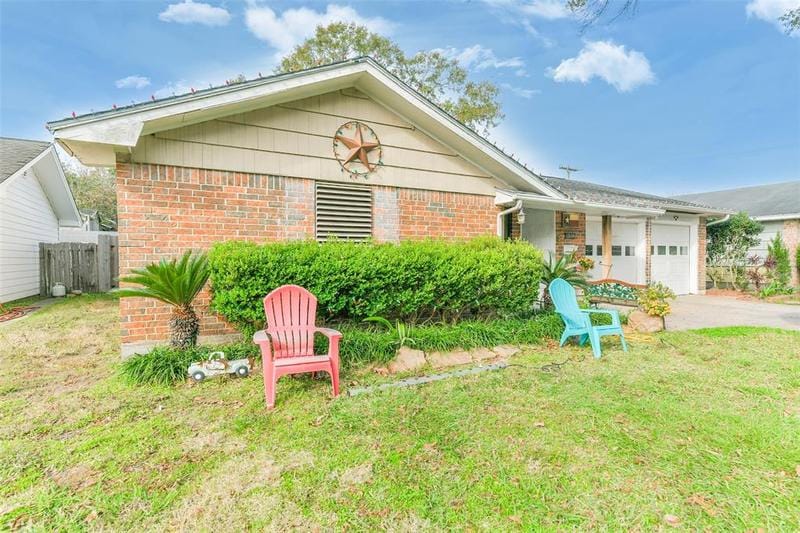 1210 Cypress St, Alvin, TX 77511 for Sale