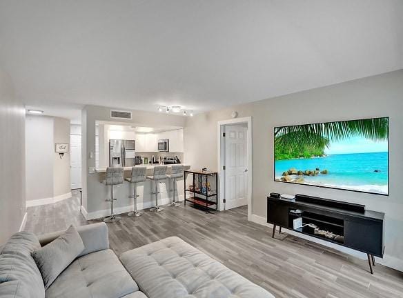 430 S Park Rd - Hollywood, FL 33021 - Home For Rent