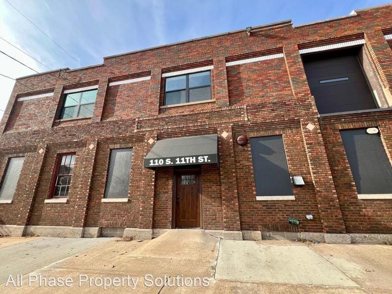 110 S 11th - 110 S 11th - Unit 2  106-110 S 11th for Sale