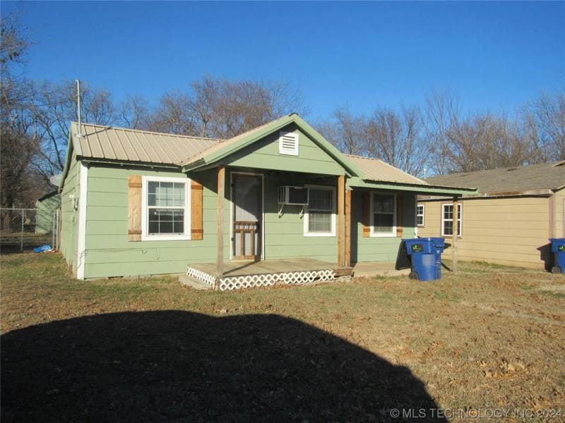 708 W 3RD ST, Ada, OK 74820 Single Family Residence For Sale  MLS# 2401671