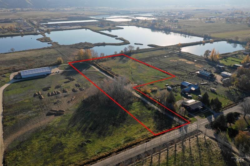 2407 Schiller Road, Emmett, ID 83617 for Sale