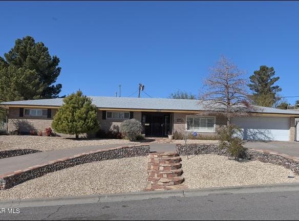 3807 Okeefe Dr - El Paso, TX 79902 - Home For Rent