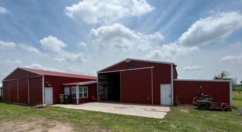 Hoisington, Barton County, KS Farms and Ranches, House for sale Property ID: 416949595
