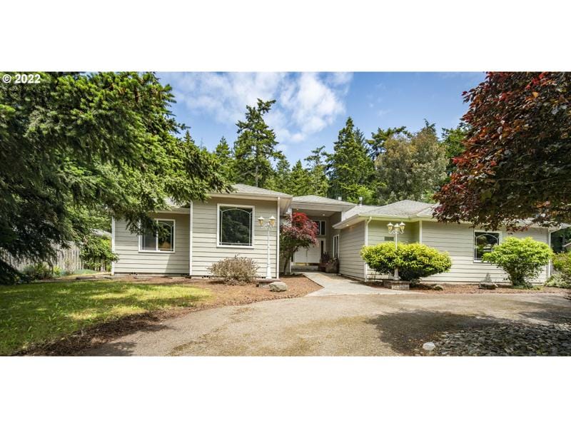 1150 TIDEVIEW TER, Coos Bay OR 97420 for Sale