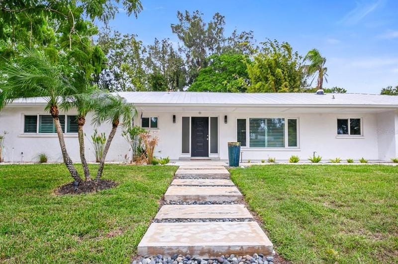 2531 Siesta Dr, Sarasota, FL 34239 - MLS A4589619 for Sale