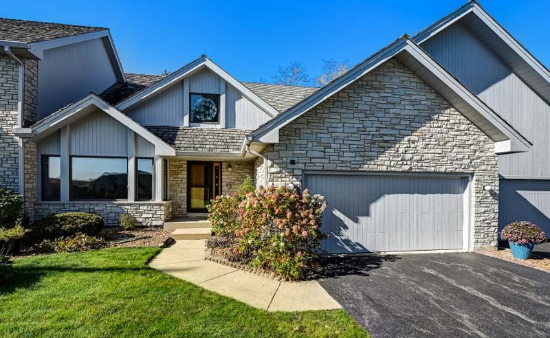 21 Rodeo Dr, Burr Ridge, IL 60527 - MLS 11958932 for Sale