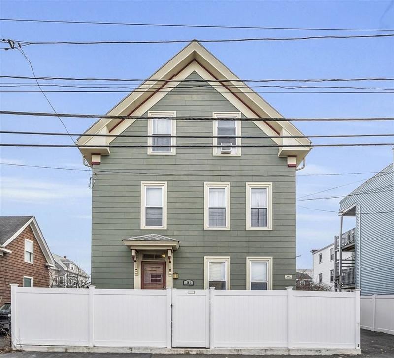 Beverly, Esinteraction County, MA House for sale Property ID: 418854735