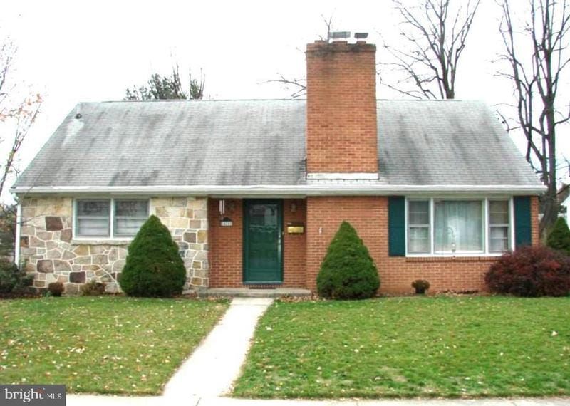 421 GRANDVIEW AVE, CHAMBERSBURG, PA 17201 Single Family Residence For Sale  MLS# PAFL2018256
