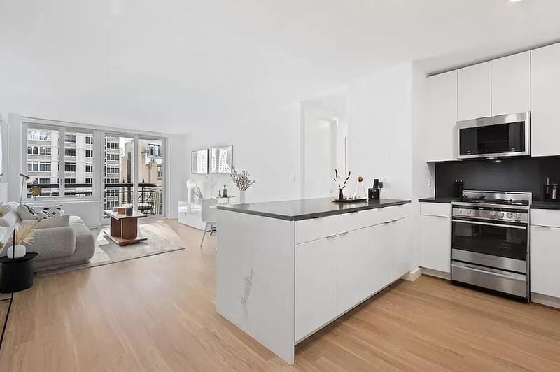 70 W 37th St #1003, New York, NY 10018 - MLS RLMX-95906 for Rent