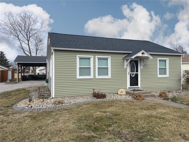 965 W Adams St, Nashville, IL 62263  MLS# 24006365 for Sale