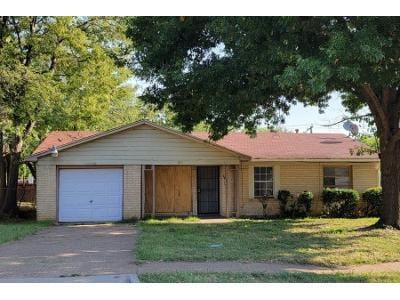 Clearwood Dr for Sale