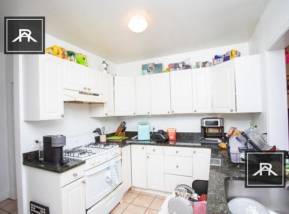 58 Egmont St unit 1 - Brookline, MA 02446 - Home For Rent