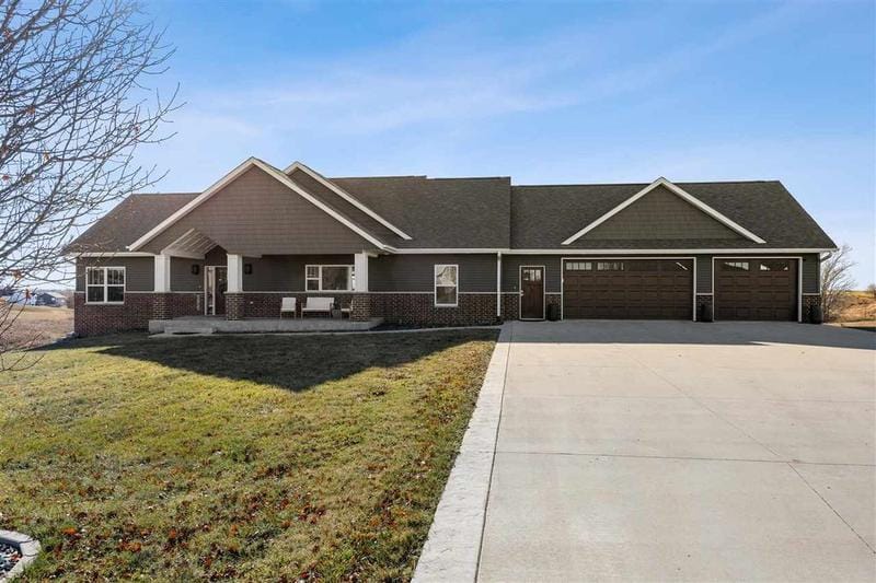 2742 Pack Court Dr #2741, Williamsburg, IA 52361  MLS# 202306313 for Sale