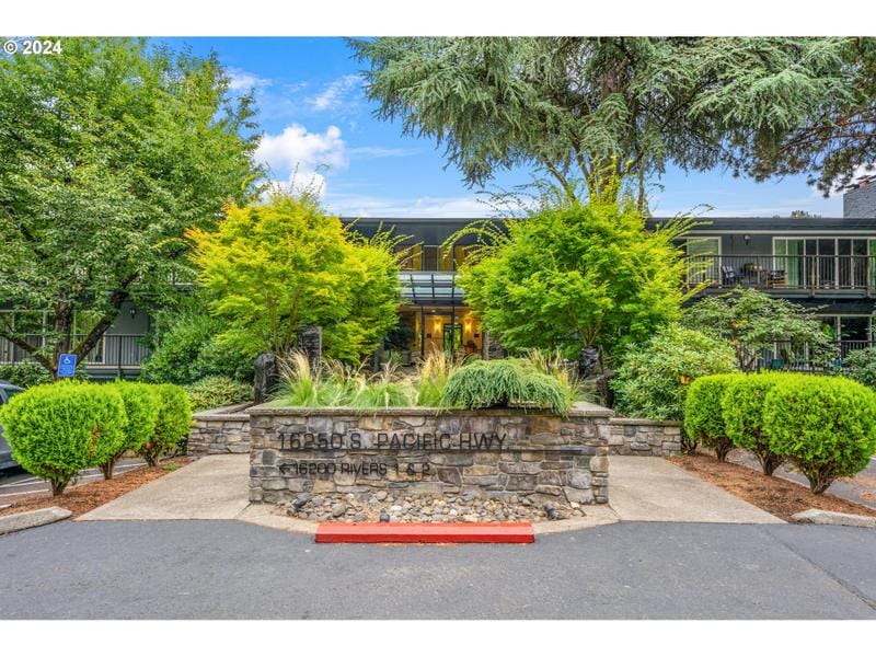 16250 PACIFIC HWY, Lake Oswego OR 97034 for Sale