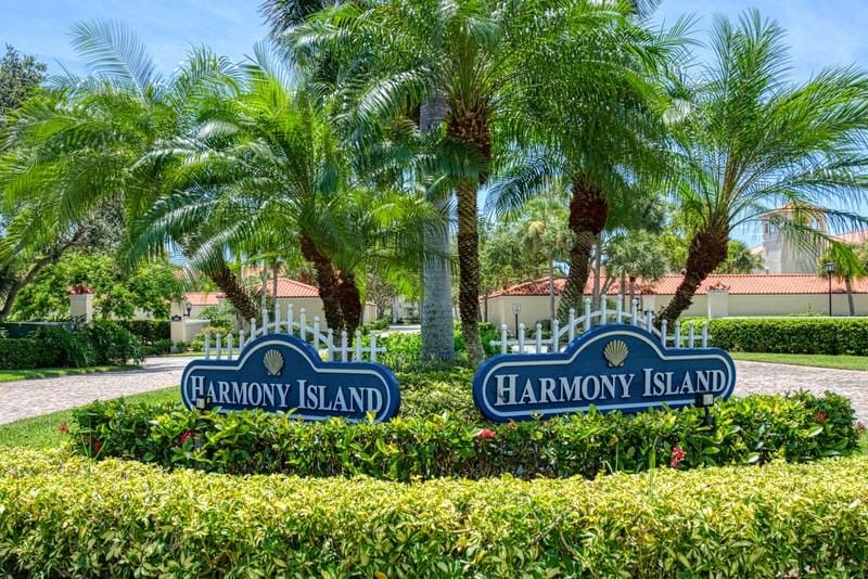 5060 Harmony Circle, Unit 307, Vero Beach, FL 32967 for Sale