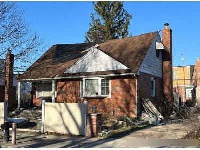 Laurelton Pkwy for Sale