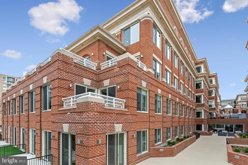 625 Slaters Lane, Unit 302W, Alexandria, VA 22314 for Sale