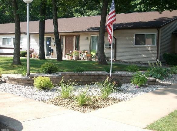 300 Sand Hill Manor Dr - Houghton Lake Heights, MI 48629 - Home For Rent