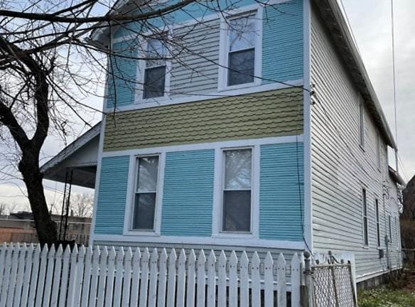 1374 E 41st St unit 2FRONT - Cleveland, OH 44103 - Home For Rent