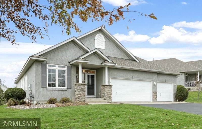 19142 Inndale Drive, Lakeville, MN 55044 for Sale