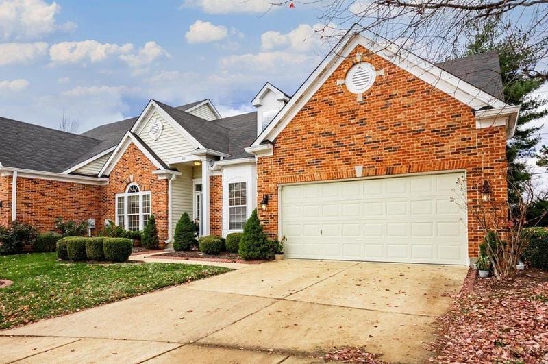 201 Whitebrook Ct, Chesterfield, MO 63017 - MLS 23069210 for Sale